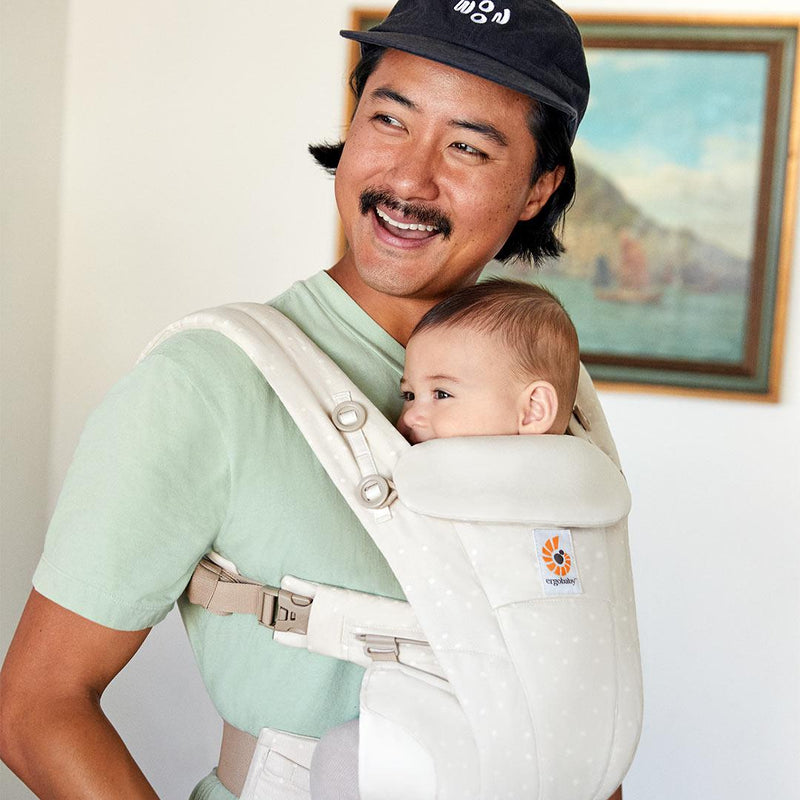 Ergobaby Omni Dream Baby Carrier - Natural Dots